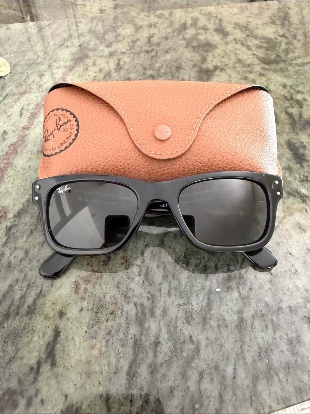 Ray Ban burbank - new condition